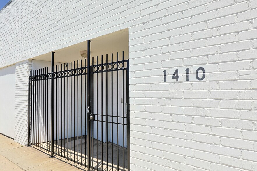 More Photos Of 1410 S Centinela Ave, Los Angeles Storefront Retail Office For Lease
