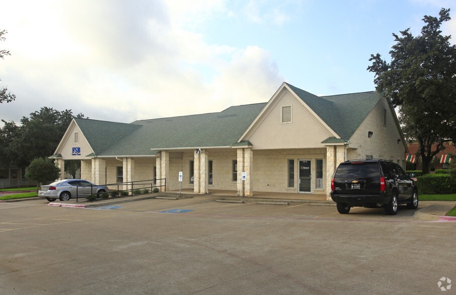 More Photos Of 711 San Gabriel Village Blvd, Georgetown Office For Sale