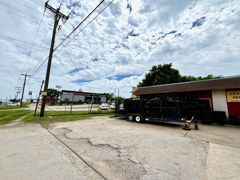 More Photos Of 11019 US Highway 290 E, Manor Lodge Meeting Hall For Sale