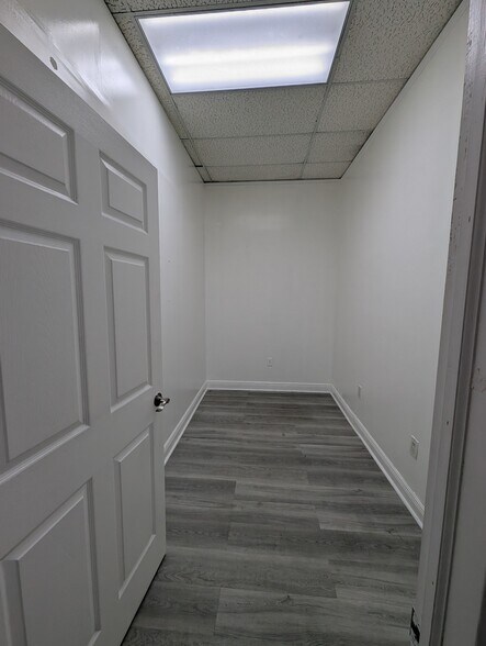 More Photos Of 12975 W Okeechobee Rd, Hialeah Unknown For Lease