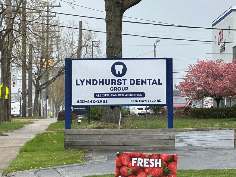 More Photos Of 5576 Mayfield Rd, Cleveland Freestanding For Sale