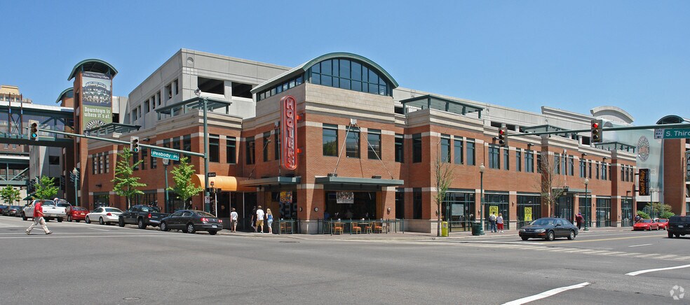 More Photos Of 250 Peabody Pl, Memphis General Retail For Lease