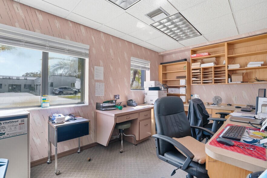 More Photos Of 908 S Fort Harrison Ave, Clearwater Office For Sale