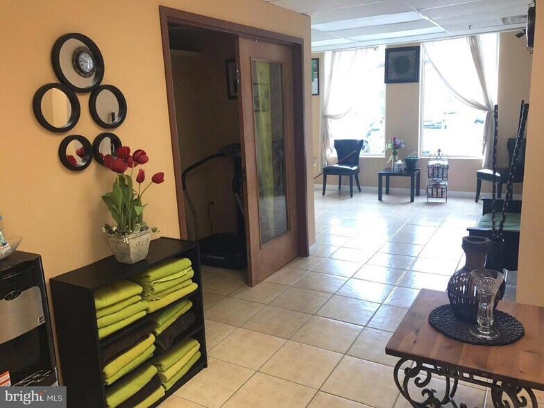 More Photos Of 13895 Hedgewood Dr, Woodbridge Medical For Lease