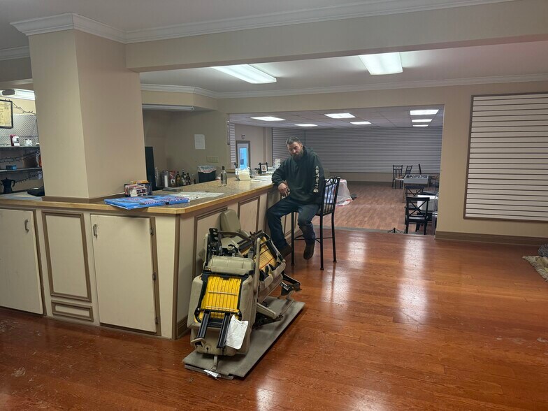 More Photos Of 157 S Vernon St, Sunbury Light Manufacturing For Lease