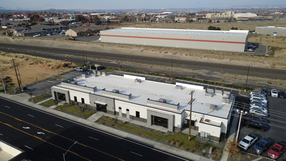 More Photos Of 7034 W Clearwater Ave, Kennewick General Retail For Lease