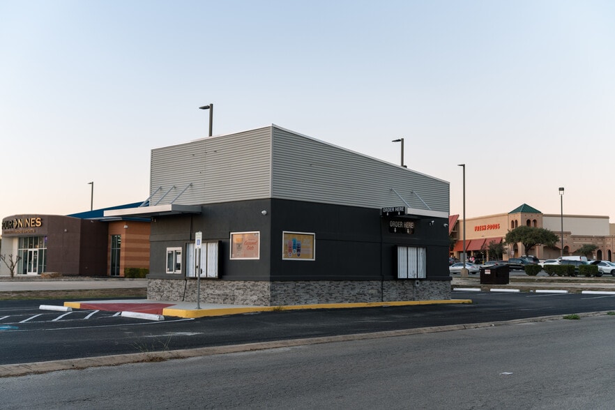 More Photos Of 9139 Grissom Rd, San Antonio General Retail For Lease