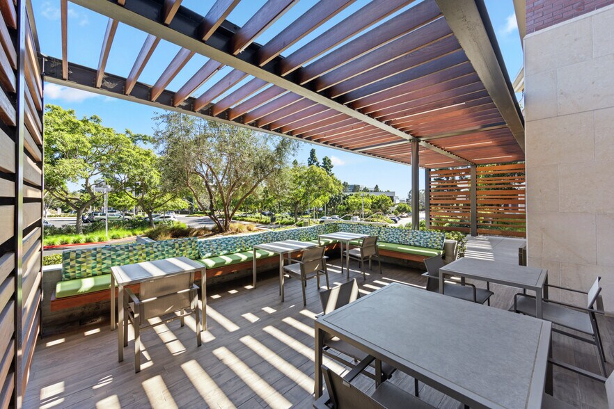 More Photos Of 12544 High Bluff Dr, San Diego Coworking Space