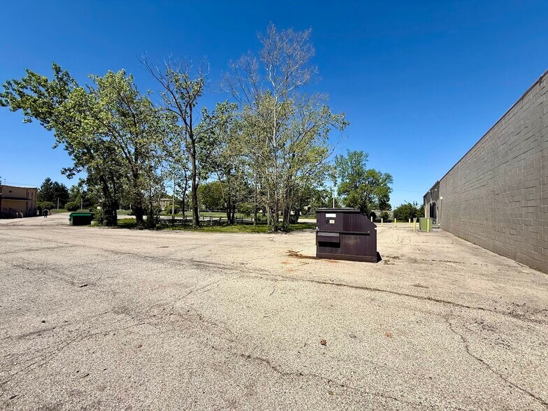 More Photos Of 4805-4825 Salem Ave, Dayton Unknown For Lease