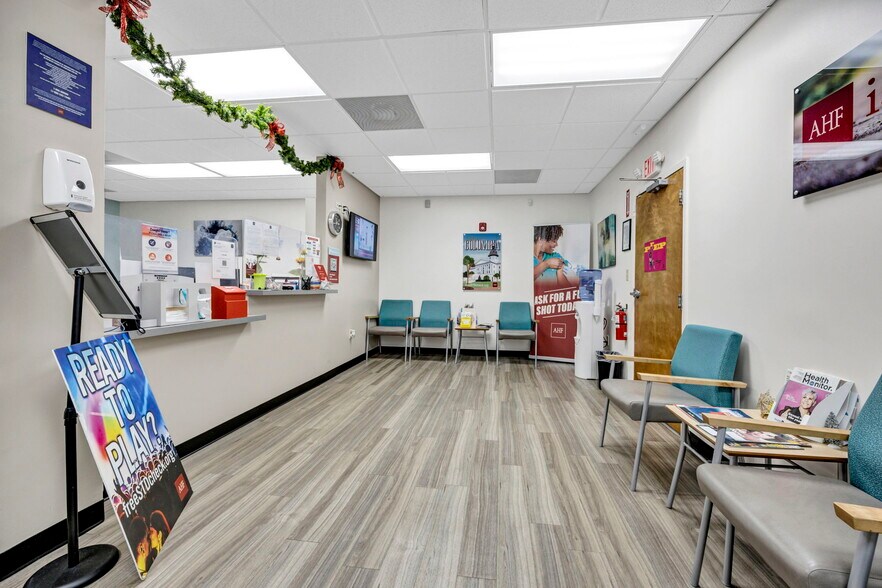 More Photos Of 4100 N Main St, Columbia Medical For Sale