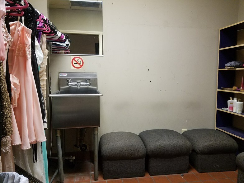 More Photos Of 24200-24228 Crenshaw Blvd, Torrance Restaurant For Lease