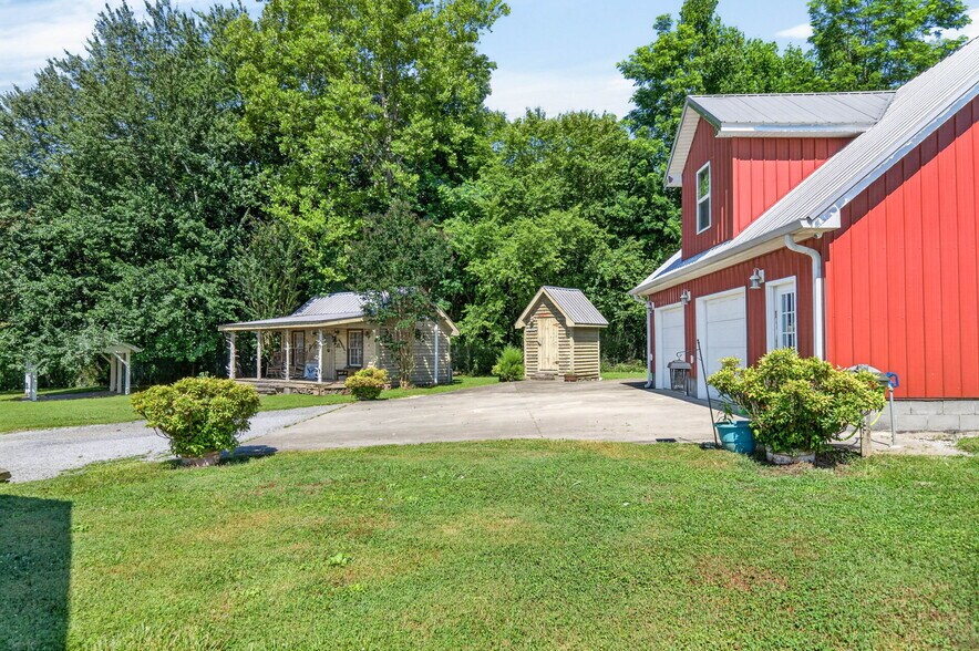 More Photos Of 105 Foothills Rd, Pikeville Multifamily For Sale