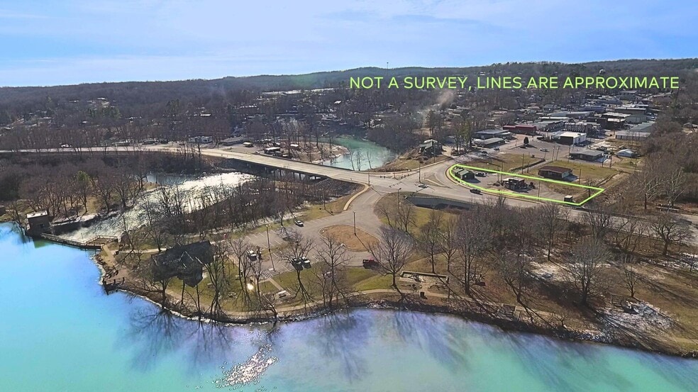 More Photos Of 15 Main St, Mammoth Spring Office For Sale