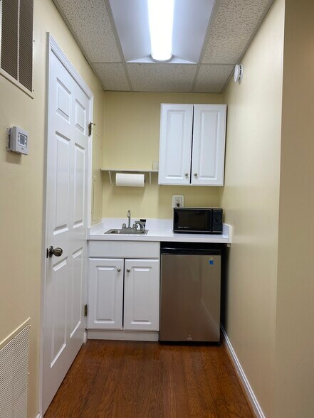 More Photos Of 5052-5054 Dorsey Hall Dr, Ellicott City Medical For Sale