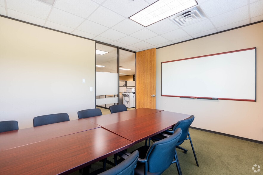 More Photos Of 4400 S Sam Houston Pky E, Houston Warehouse For Lease