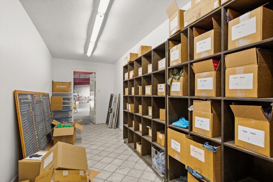 More Photos Of 9300 Brown Ln, Austin Warehouse For Lease