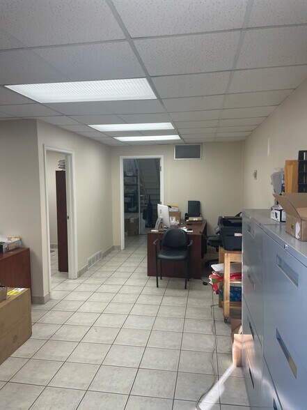 More Photos Of 1919 27th Ave NE, Calgary Warehouse For Sale