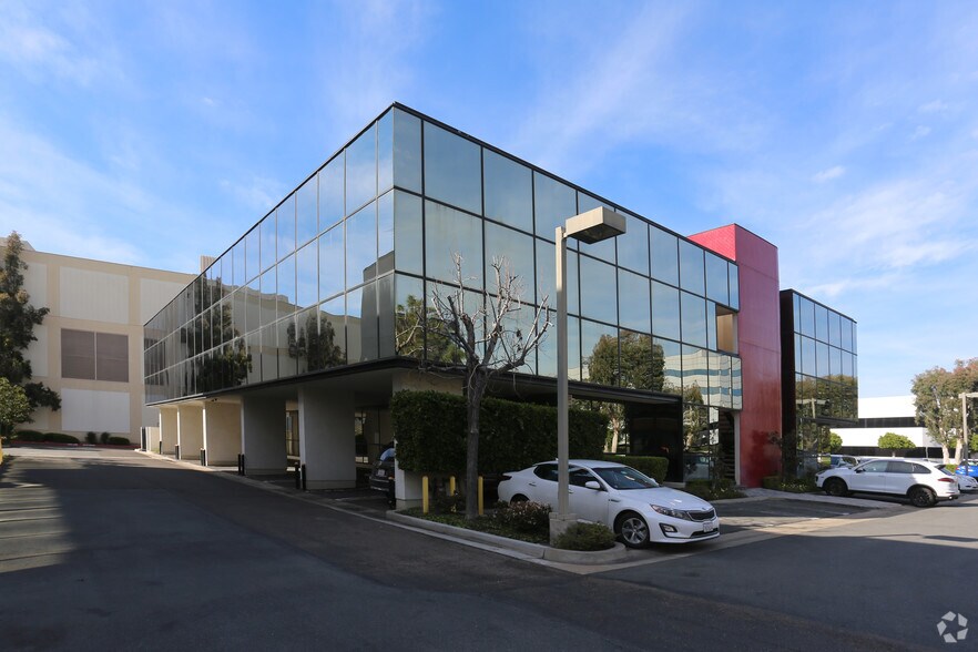 More Photos Of 2400 Main St, Irvine Office For Lease