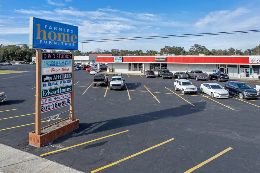 Primary Photo Of 120-206 N Main St, Chiefland Storefront For Lease