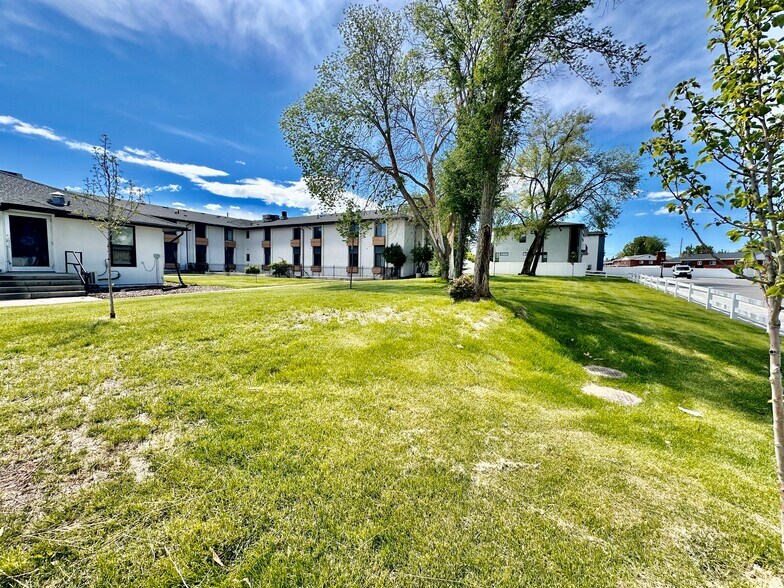 More Photos Of 404 E 5600 S, Salt Lake City Apartments For Sale