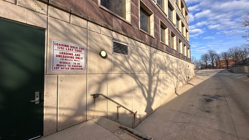 More Photos Of 1751 Lake Cook Rd, Deerfield Office For Lease