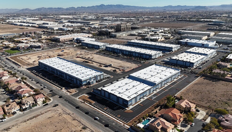 More Photos Of Rainbow Blvd @ Post, Las Vegas Unknown For Lease