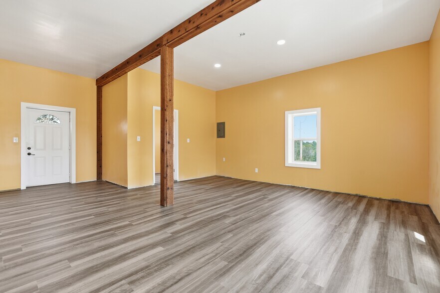 More Photos Of 10907 E 87th St, Raytown Multifamily For Sale