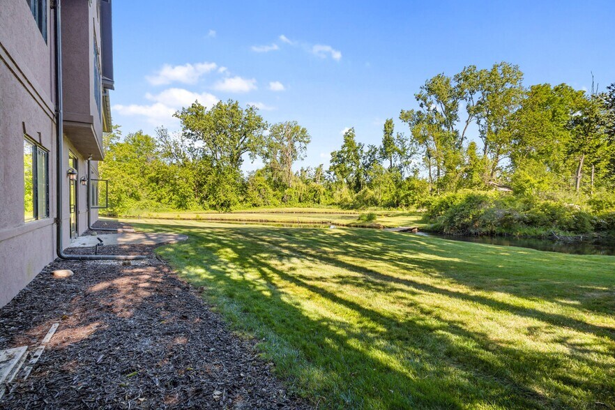 More Photos Of 440 W Centre Ave, Portage Office For Sale