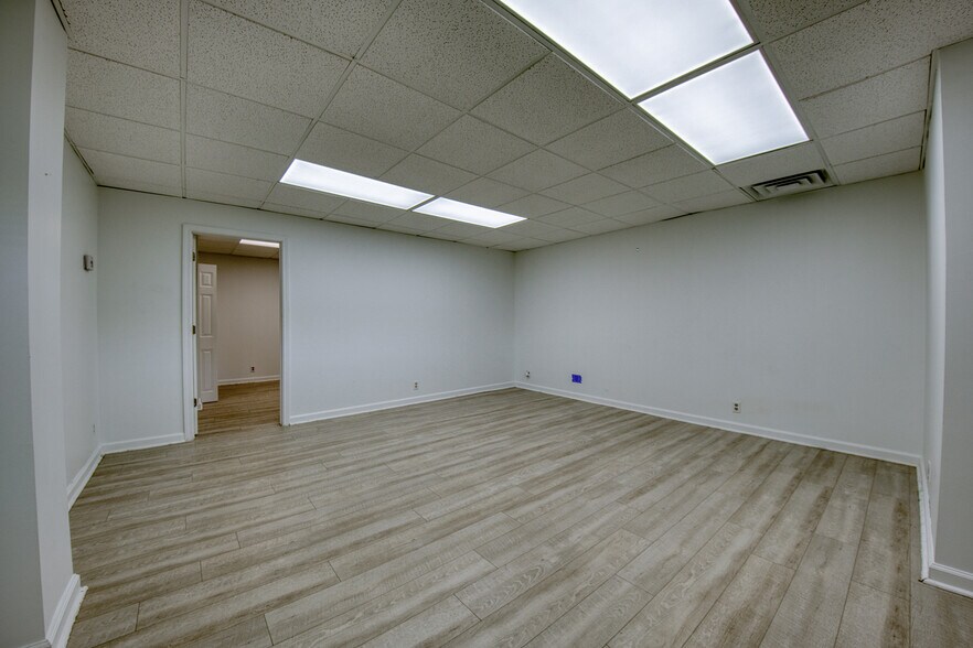 More Photos Of 226 Washington St, Newell Storefront Retail Residential For Sale