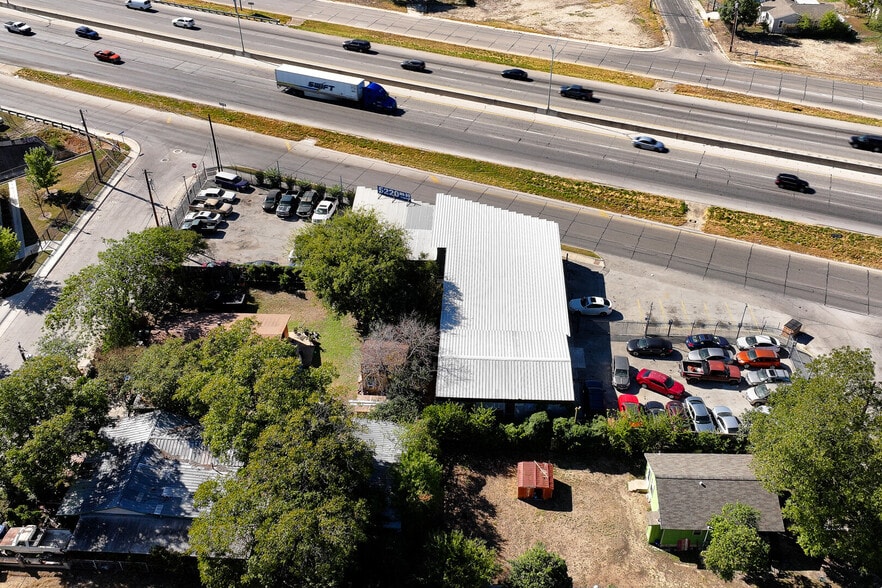 More Photos Of 5220 Interstate Highway 35 S, San Antonio Industrial For Sale