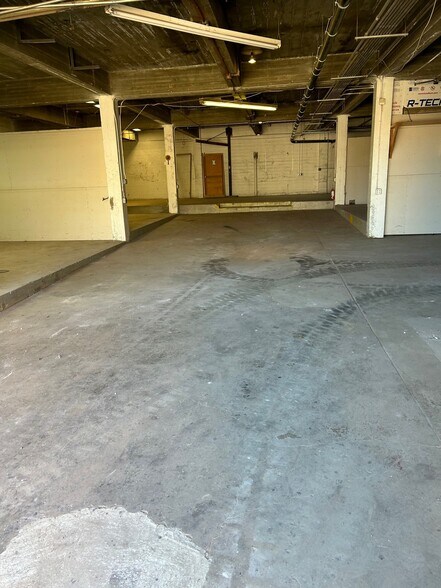 More Photos Of 951A Hudson Ave, San Francisco Warehouse For Lease