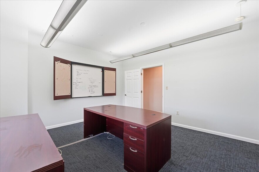 More Photos Of 96 Freneau Ave, Matawan Office For Sale
