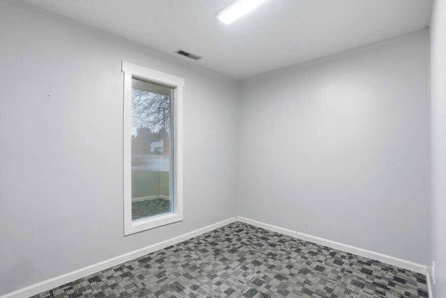More Photos Of 1124 Pines Rd, Spokane Medical For Sale