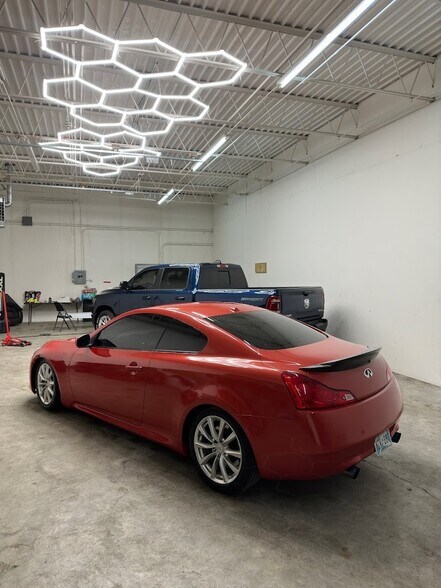 More Photos Of 5649 S Mingo Rd, Tulsa Light Manufacturing For Lease