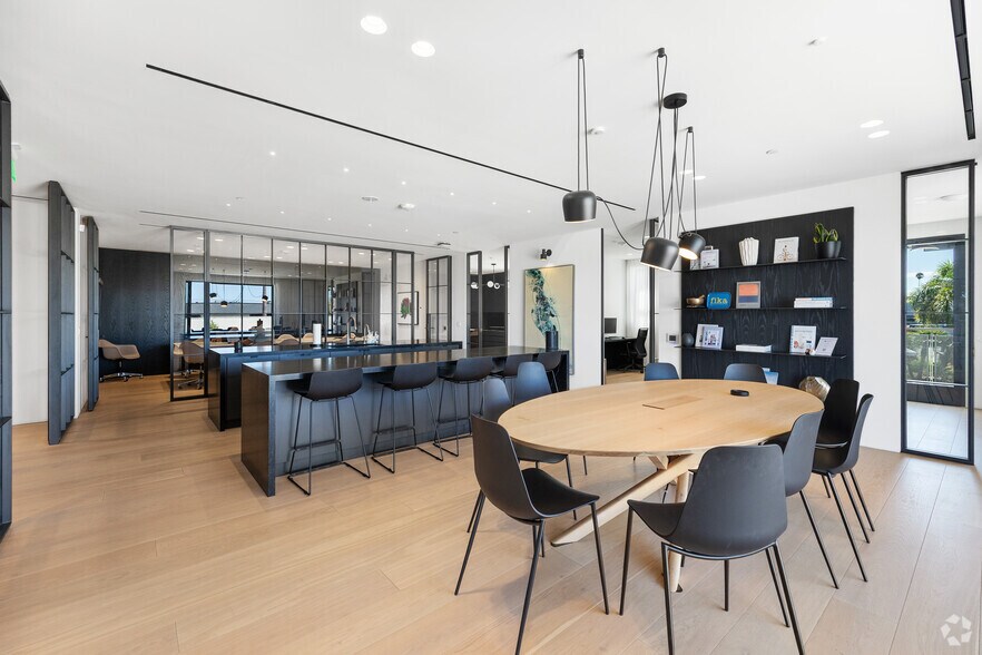 More Photos Of 330 S Cedros Ave, Solana Beach Apartments For Lease