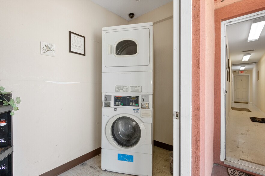 More Photos Of 910 St Johns Ave, Palatka Storefront Retail Residential For Sale