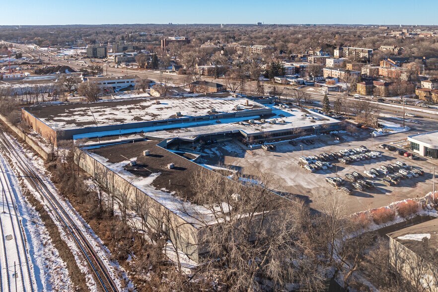 More Photos Of 4301 Hwy 7 W, Saint Louis Park Distribution For Lease