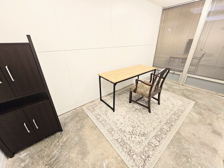 More Photos Of 622 Kempner, Galveston Loft Creative Space For Lease