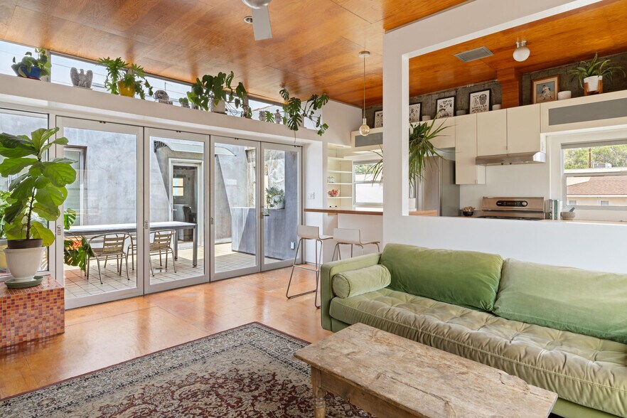 More Photos Of 977 Chung King Rd, Los Angeles Storefront Retail Residential For Sale