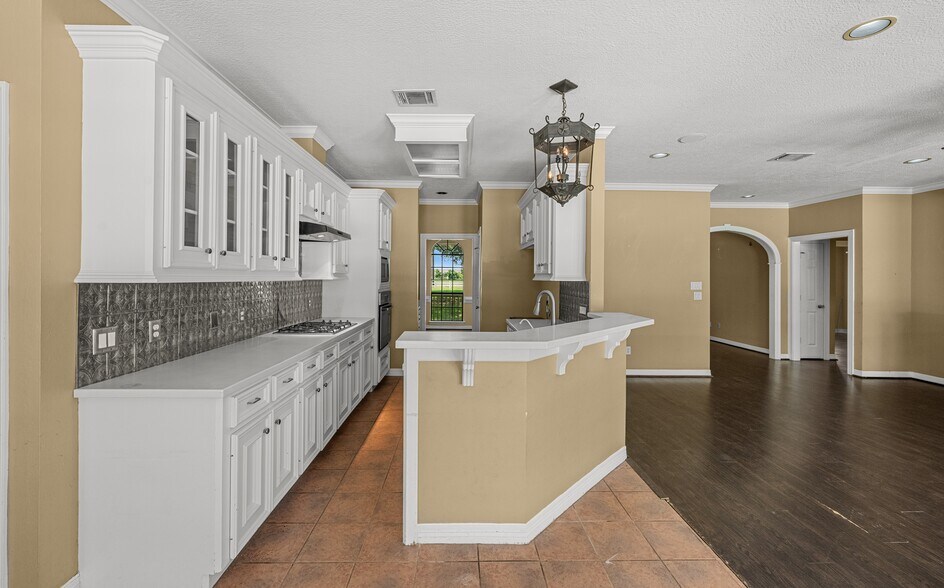More Photos Of 20240 Cypress Rosehill Rd, Tomball Office Residential For Lease