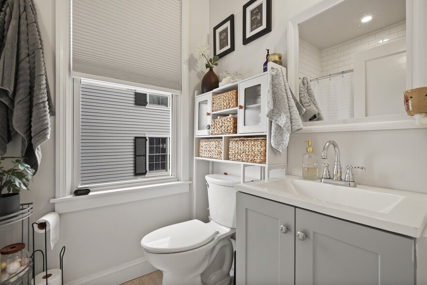 More Photos Of 24 Hoyt St, Stamford Apartments For Sale