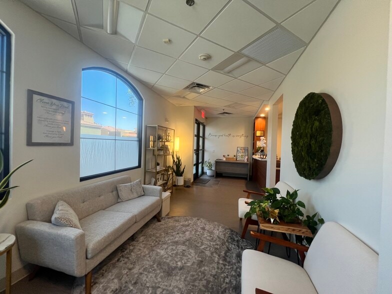 More Photos Of 16952 W Bell Rd, Surprise Medical For Lease