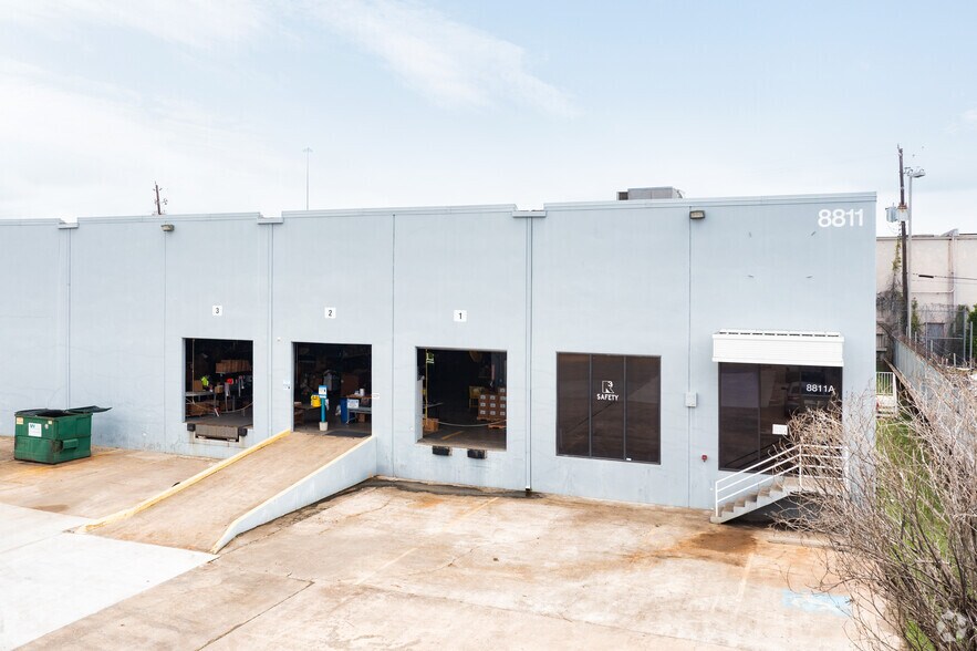 More Photos Of 8811 Wallisville Rd, Houston Warehouse For Lease