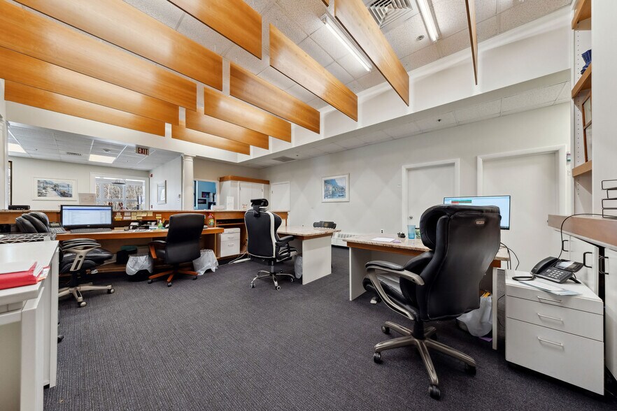 More Photos Of 56 Winthrop St, Concord Medical For Lease