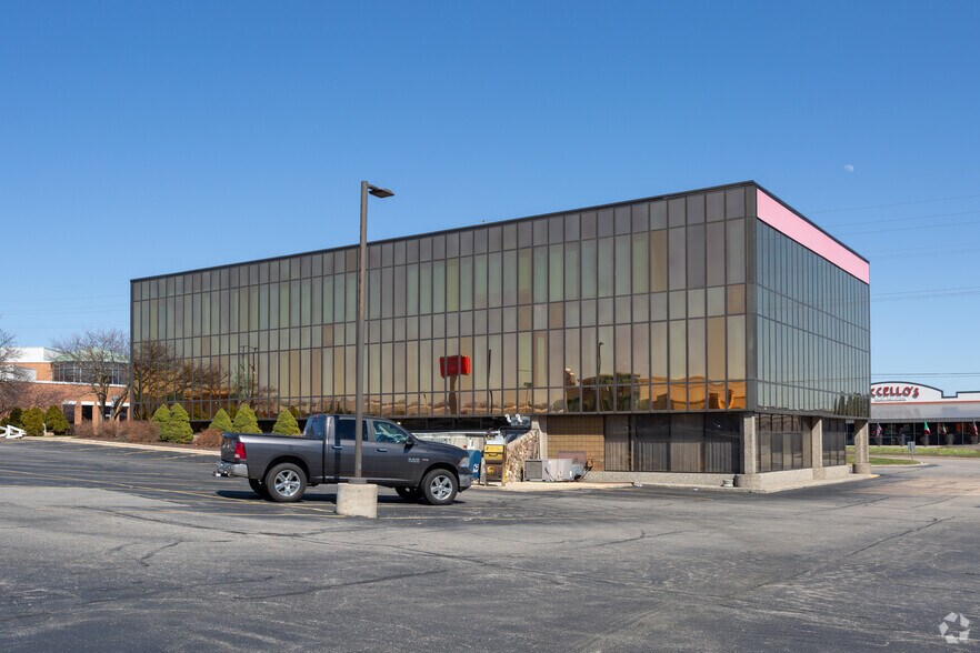 More Photos Of 2627 E Beltline Ave SE, Grand Rapids Medical For Lease