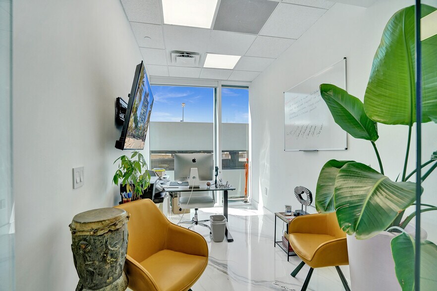 More Photos Of 18851 NE 29th Ave, Aventura Office For Lease