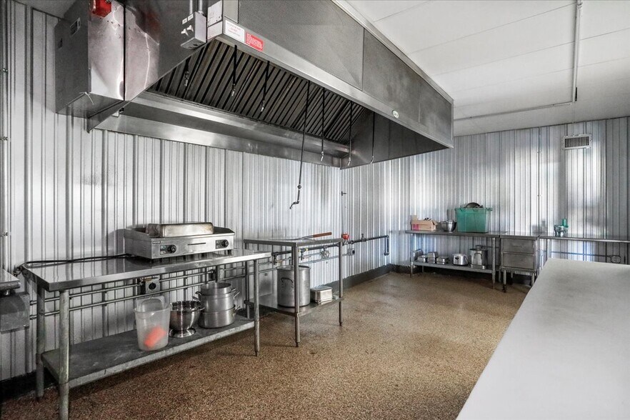 More Photos Of 12621 National Pike, Clear Spring Restaurant For Sale