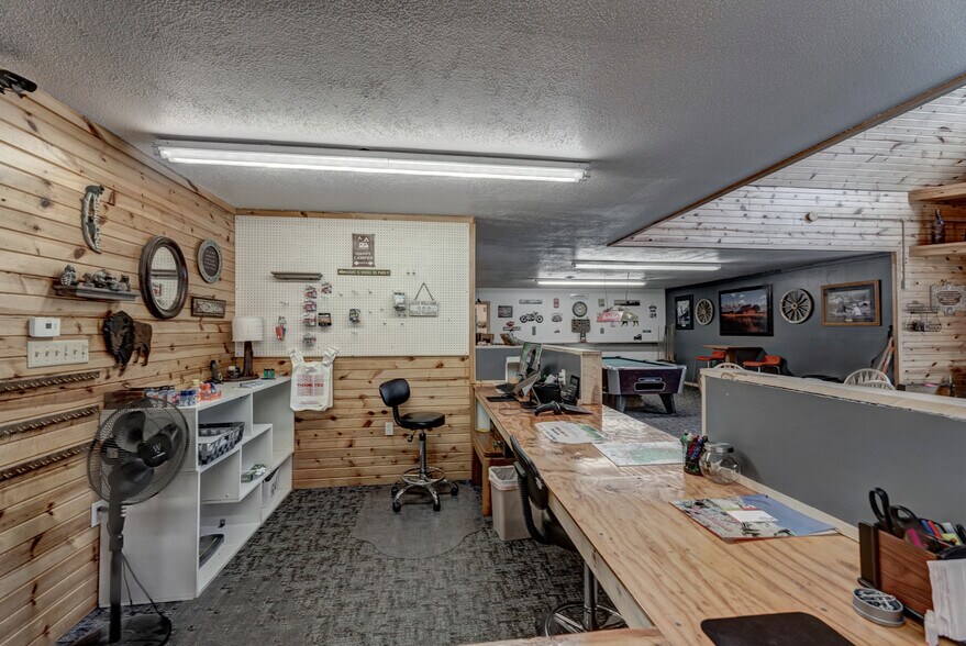 More Photos Of 1116 N 5th St, Custer Trailer Camper Park For Sale