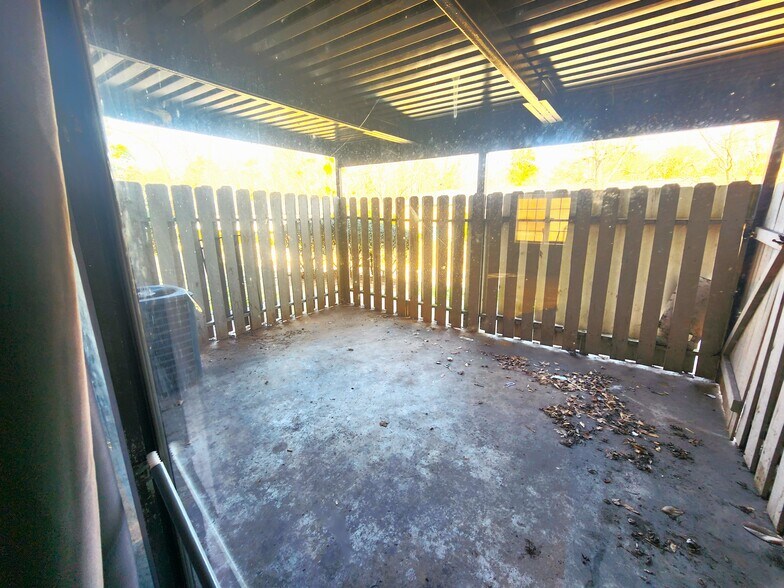 More Photos Of 375 Winding River Dr, Atlanta Multifamily For Sale