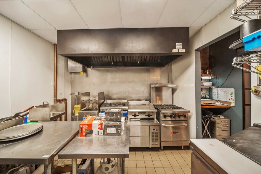 More Photos Of 1610 W North Ave, Chicago Storefront Retail Residential For Sale